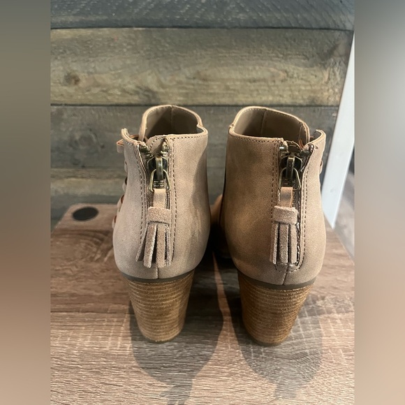 Rampage Tan Wedge Peep Toe Booties Size 7.5 - Picture 10 of 14